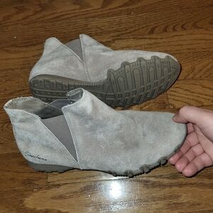 Skechers Light Gray Suede Slip-On Shoes